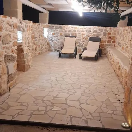 Trullo Madonna Della Grotta *