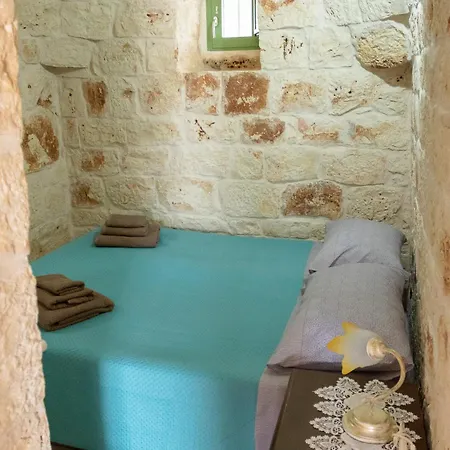 Trullo Madonna Della Grotta *